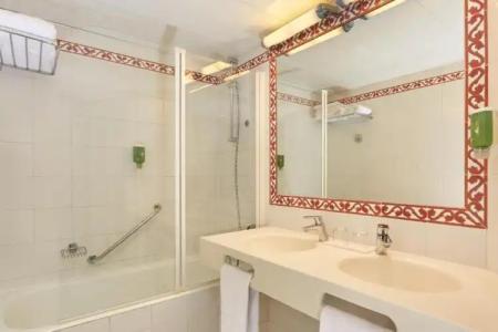 Hôtel Raspail Montparnasse - 126