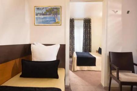 Hôtel Raspail Montparnasse - 77