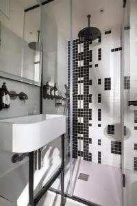 Hôtel Raspail Montparnasse - 70