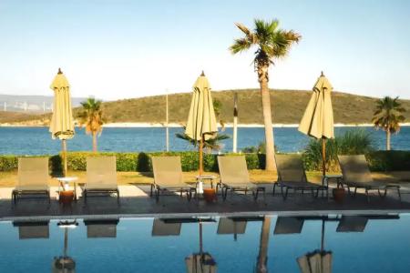 DoubleTree by Hilton Cesme Alacati Beach Resort - 1