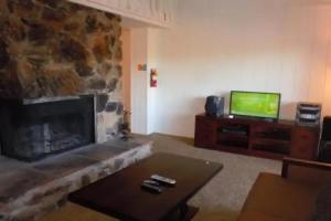 Two-Bedroom Premier Townhouse Unit #22 by Snow Summit Townhouses, Биг Бэар Лейк