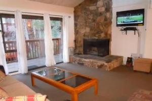 Two-Bedroom Premier Townhouse Unit #60 by Snow Summit Townhouses, Биг Бэар Лейк
