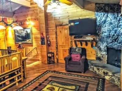 Three-Bedroom Specialty Townhouse Unit #36 by Snow Summit Townhouses - 9
