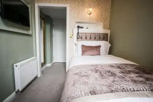 Stauntons on the Green - 25