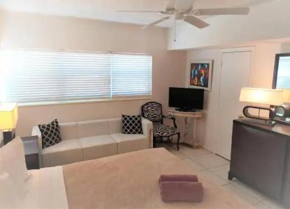 Manhattan Tower Apartment - 55