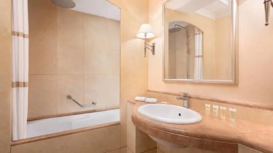 Courtyard by Marriott Rome Central Park - 60