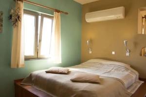 b&b &  The Four Elements, Лакания