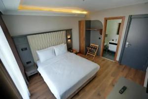 Отель «Shelton Airport», Арнавуткёй