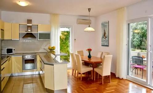 Pervanovo  with Free Parking - 192