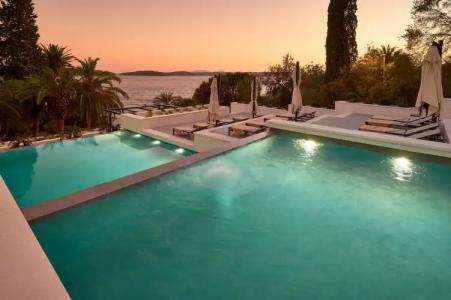 Moeesy, Blue & Green Oasis - new in June 2022 - 12