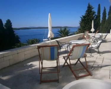 Moeesy, Blue & Green Oasis - new in June 2022 - 14