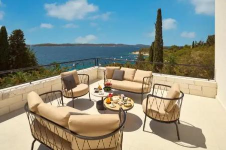 Moeesy, Blue & Green Oasis - new in June 2022 - 75