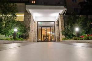 Hotel «International», Раб