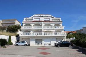 Апартаменты «Johnny», Подстрана