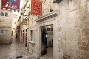 Villa Carrara, Трогир