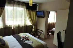 Brit Hotel Olympia, Бурж