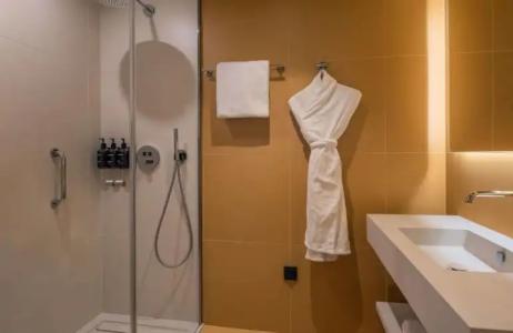 Radisson Blu 1835, Cannes - 143