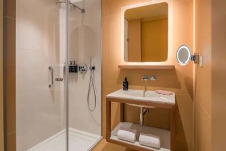 Radisson Blu 1835, Cannes - 44