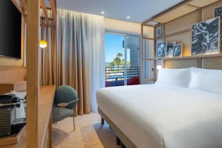 Radisson Blu 1835, Cannes - 42