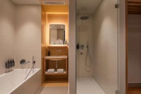 Radisson Blu 1835, Cannes - 111