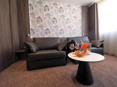 Best Western Premier Le Patio des Artistes Wellness Jacuzzi - 177