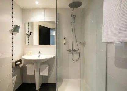 Best Western Premier Le Patio des Artistes Wellness Jacuzzi - 161