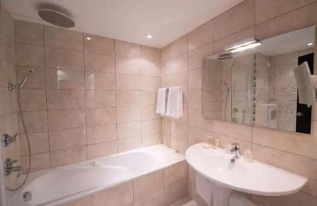 Best Western Premier Le Patio des Artistes Wellness Jacuzzi - 115