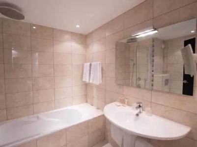Best Western Premier Le Patio des Artistes Wellness Jacuzzi - 143