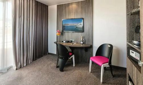 Best Western Premier Le Patio des Artistes Wellness Jacuzzi - 154
