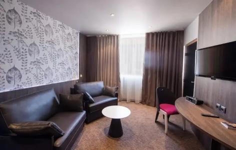 Best Western Premier Le Patio des Artistes Wellness Jacuzzi - 166