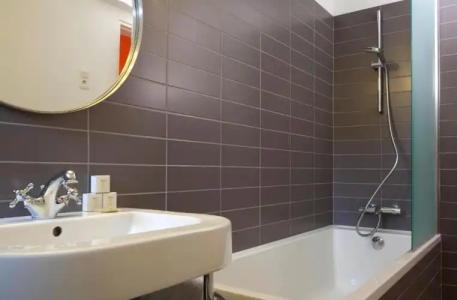 Hôtel De L'octroi - 144