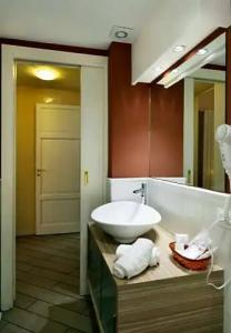 *1*7*4* Via Roma - 66