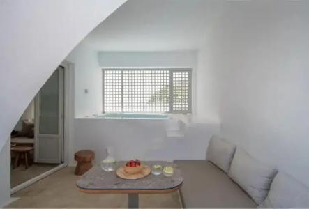 Santorini Kastelli Resort - 11