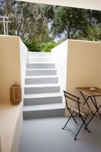 Sea Sound White Katikies - 108