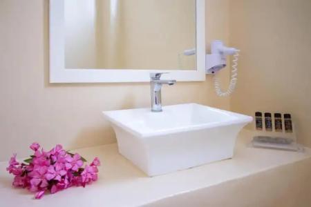 Sea Sound White Katikies - 88