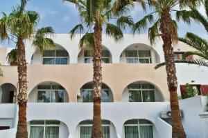 Makarios Hotel, Камари