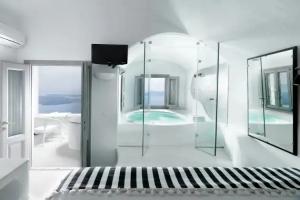 Tholos Resort, Имеровигли