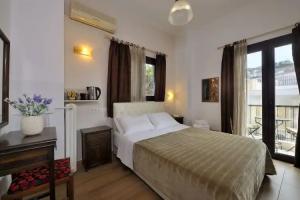 Dryades & Orion Hotel, Афины