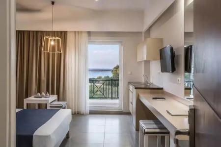 Sea View & Apartment - 97