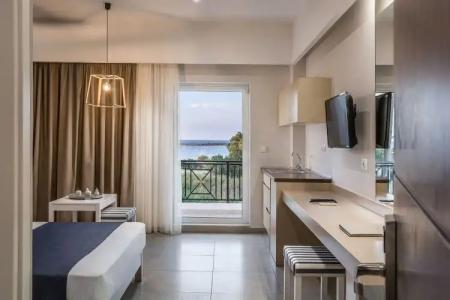 Sea View & Apartment - 81