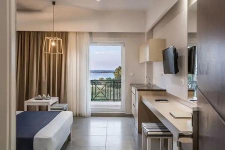 Sea View & Apartment - 6