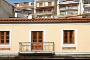 Hotel «Varonos», Дельфы