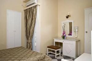 Отель «Klonos Anna», Эгина