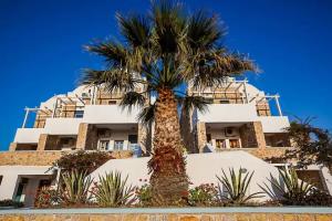 Отель «Nautilus Dome», Фира