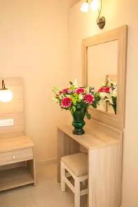 Mastorakis and Studios - 46