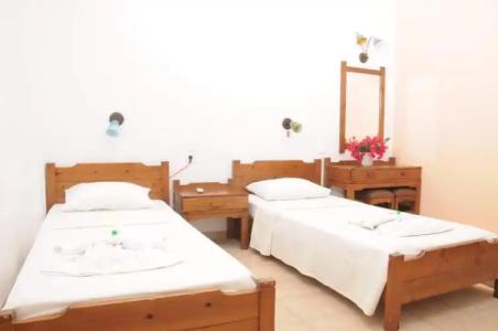 Mastorakis and Studios - 80