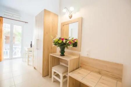 Mastorakis and Studios - 129