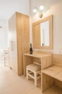 Mastorakis and Studios - 37