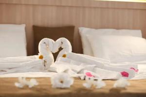 Lamon Hotel, Плакиас