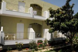 Апарт-отель «Manolis», Плакиас